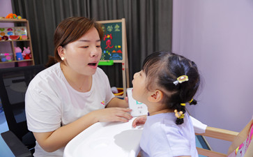 孩子口吃去哪里糾正？費用是多少？